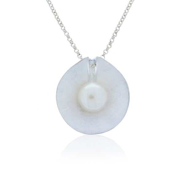 Silver Round Pendant With Pearl